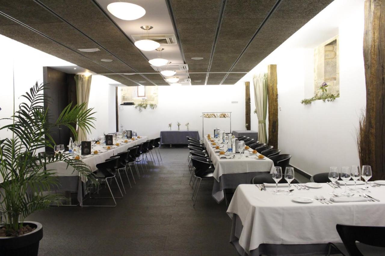 Hotel Dolarea Beasain Bagian luar foto